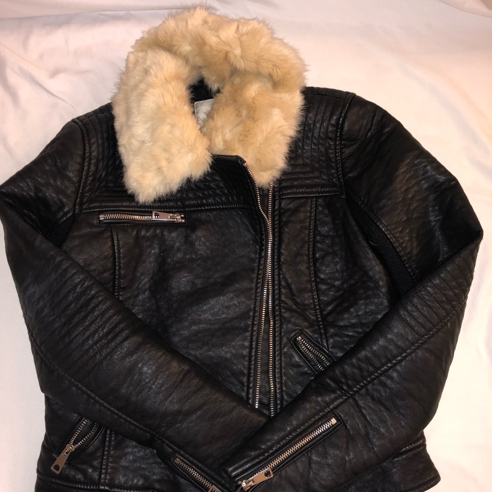 Zara Leather Jacket. Super warm - Picture 1 of 4